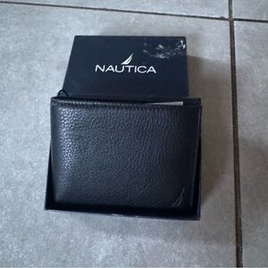 NEW Nautica Pebbled Black Leather Wallet